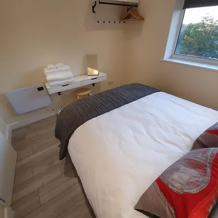 Luxurious Luton Town Center Flat With Free Parking Apartment Exterior photo