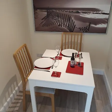 Luxurious Luton Town Center Flat With Free Parking Apartment Exterior photo