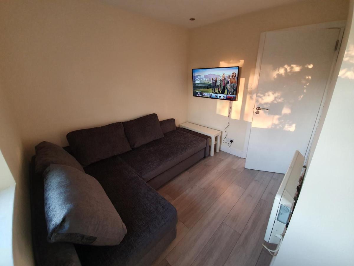 Luxurious Luton Town Center Flat With Free Parking Apartment *