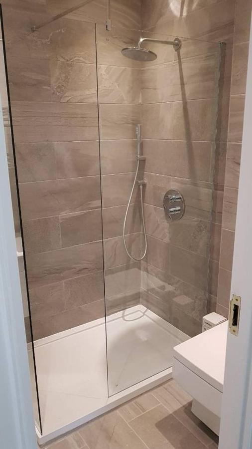 Luxurious Luton Town Center Flat With Free Parking Appartement